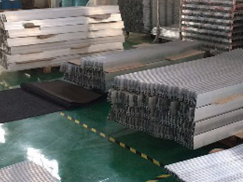 APC 1-10KRT系列機架式UPS